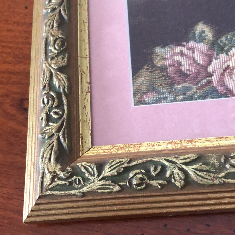 Tapestry framed under glass, multicolored  features a lovely floral pattern - Picture 3 of 11